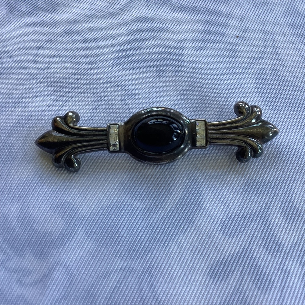 5 for 20$Vintage Elegant Black and Silver Brooch
